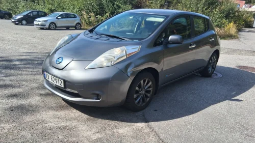 NISSAN LEAF