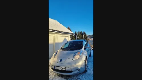 NISSAN LEAF