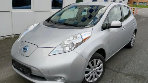 NISSAN LEAF 24kw lav km Eu til 2027 varme seter