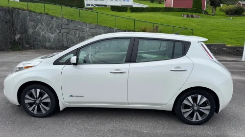 NISSAN LEAF 24 kWh 109 hk (80 kW)