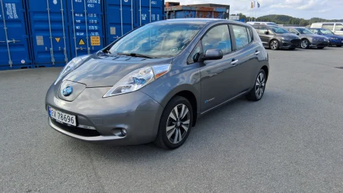 NISSAN LEAF