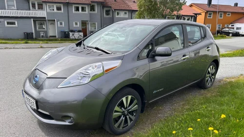 NISSAN LEAF Super bybil/30kWt Varme i ratt/hurtiglader/DAB-radio