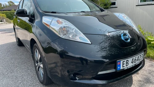 NISSAN LEAF