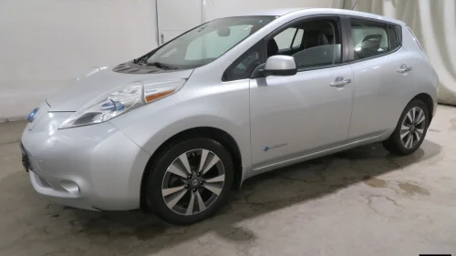 NISSAN LEAF TEKNA BOSE 360-KAMERA SKINN NAVI CRUISE ISOFIX