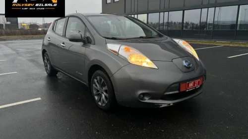 NISSAN LEAF 30kwh | 10 / 12 batteristrek | S+V Dekk | Eu controll