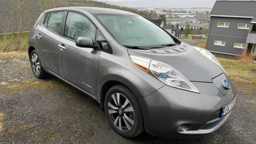 NISSAN LEAF