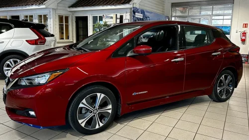 NISSAN Leaf Tekna Bose/Kamera/NY EU og Service/Skinn/LAV KM.