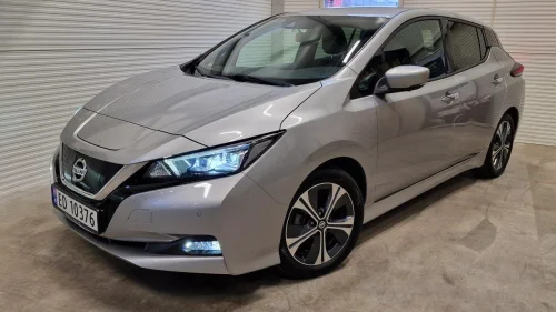 NISSAN LEAF 40kWh 40kWh|N-Connecta|LED|Skinn|360-kam|Rattvarme++