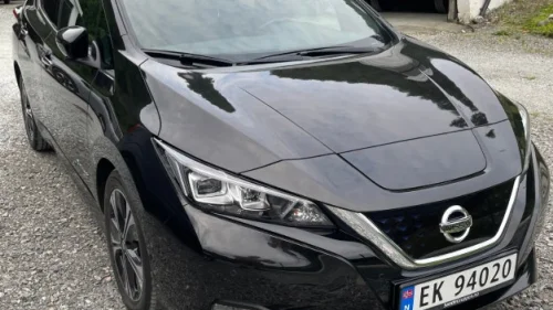 NISSAN LEAF 40kWh Launch edition