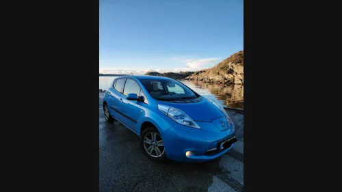 NISSAN LEAF