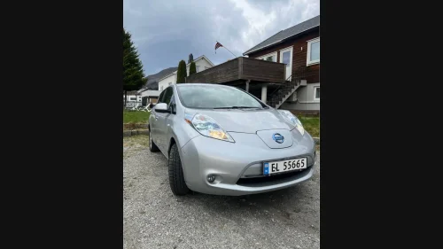 NISSAN Leaf