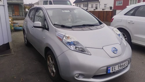 NISSAN LEAF