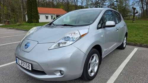 NISSAN LEAF