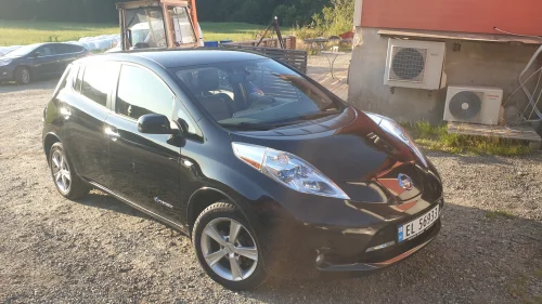 NISSAN LEAF