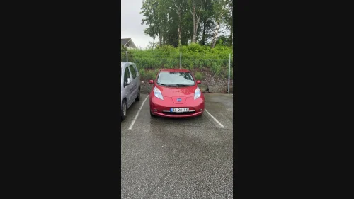 NISSAN LEAF