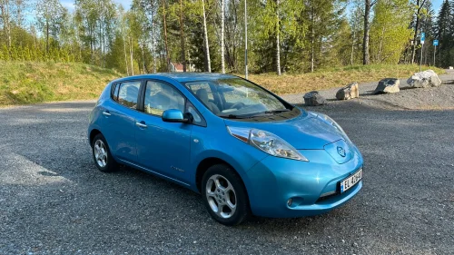 NISSAN LEAF
