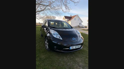 NISSAN Leaf
