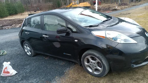 NISSAN LEAF
