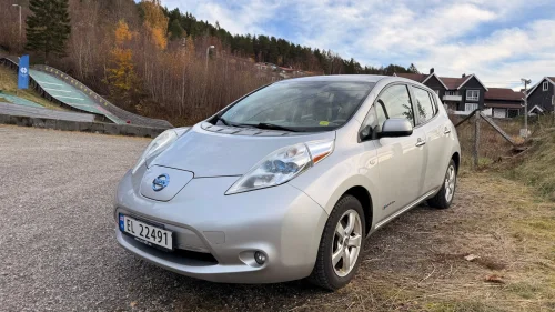 NISSAN LEAF