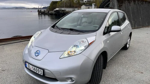 NISSAN LEAF