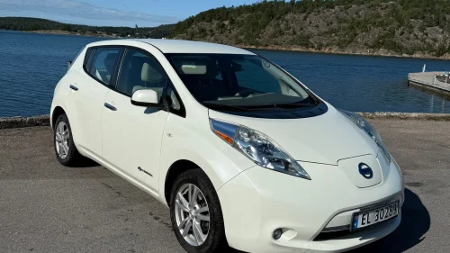 NISSAN LEAf