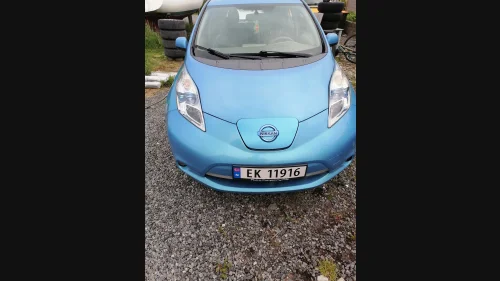 NISSAN LEAF
