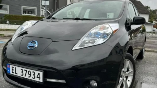 NISSAN Leaf ryggekamera navigasjon s+v dekk eu ok til 03.2026