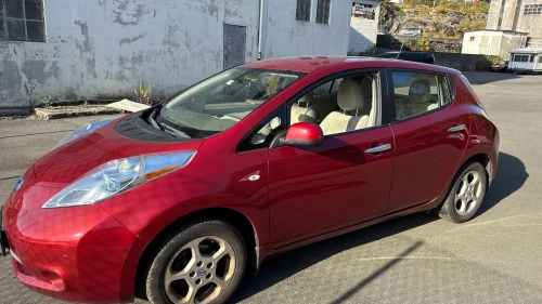 NISSAN Leaf