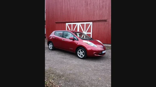 NISSAN LEAF