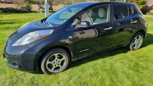 NISSAN LEAF