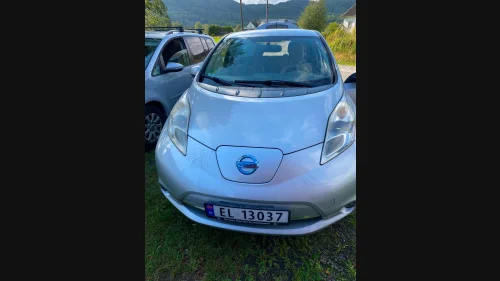 NISSAN LEAF