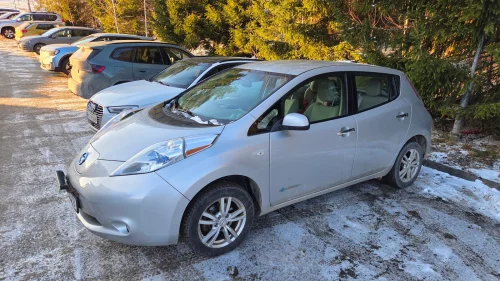 NISSAN LEAF