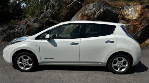 NISSAN LEAF