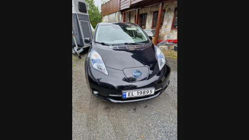 NISSAN LEAF