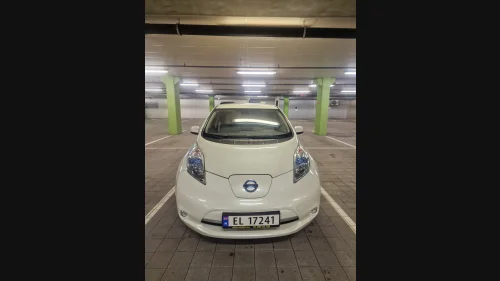 NISSAN LEAF