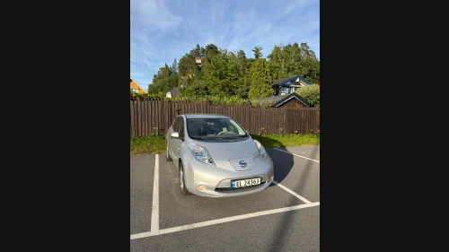 NISSAN LEAF