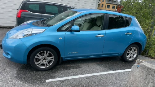 NISSAN LEAF