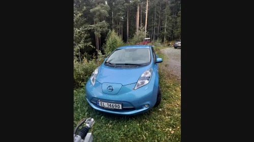 NISSAN LEAF