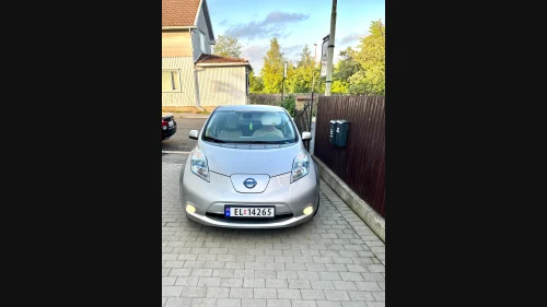 NISSAN LEAF LEAF 80KW Eu ok til mai 2024 bra bil for små kjøring