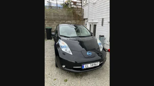 NISSAN LEAF