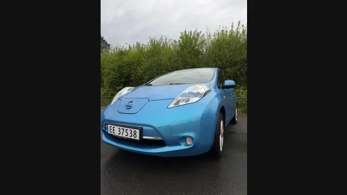 NISSAN LEAF