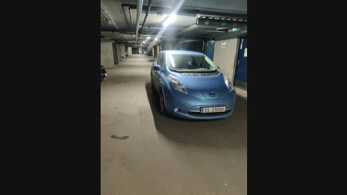 NISSAN LEAF