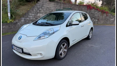 NISSAN LEAF Liten rep objekt! rimelig bil!