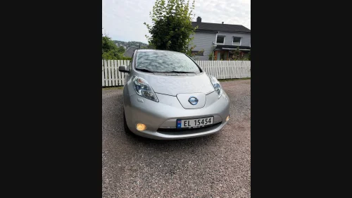 NISSAN LEAF