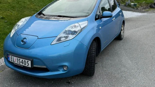 NISSAN LEAF