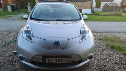 NISSAN LEAF