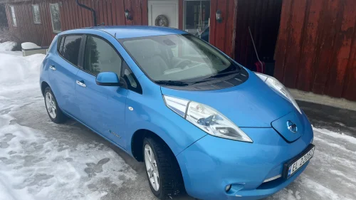 NISSAN LEAF