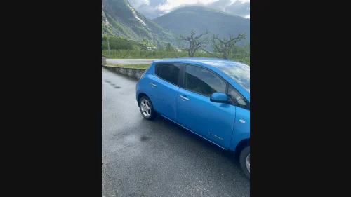 NISSAN LEAF