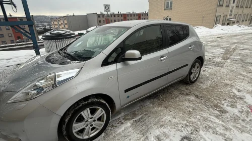 NISSAN LEAF