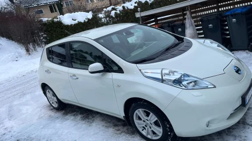 NISSAN LEAF